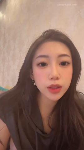 May Sumilip Sa Mga Cutie Chinita 2