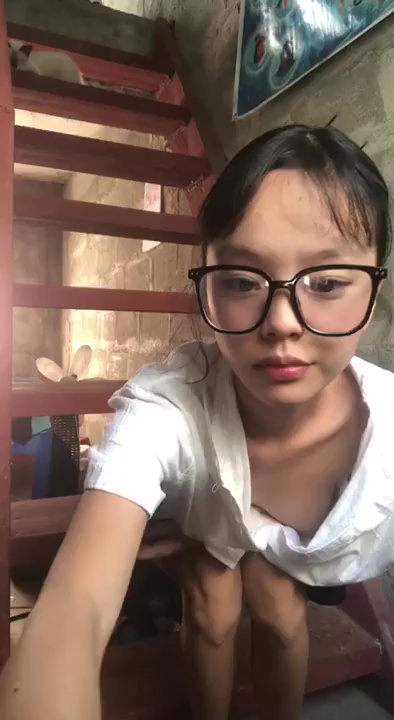 Ganda nasa hagdan napa squirt