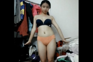 Young pinay nude picture